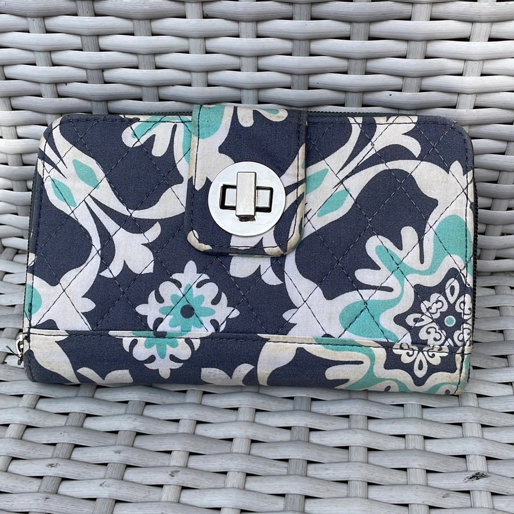 Quatre Vine NGIL Quilted Twist Lock Wallet